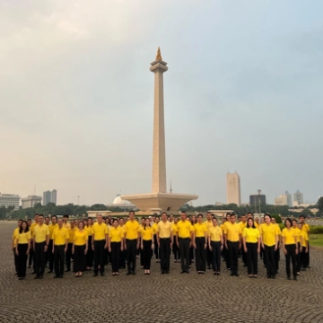 MAY : ร่วมกิจกรรมร้องเพลงสดุดีจอมราชา ณ MONAS